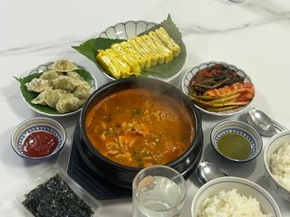 소담스퀘어 상암 궁중해물탕조씨집 백년가게 조씨집 팔뚝탕1인분550g — 5점을 준 리뷰어가 2022년 12월 올린 사용 사진
