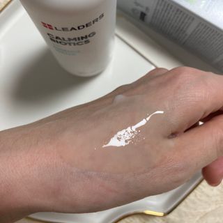 리더스코스메틱 리더스 카밍 바이오틱스 에센스 워터 — 5점을 준 리뷰어가 2021년 10월 올린 사용 사진