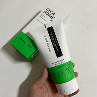 나우 [리브엠] 화해 1등 각질 클렌저! 시카좀 카밍 딥 클렌징 폼 — 5점을 준 리뷰어가 2024년 11월 올린 사용 사진