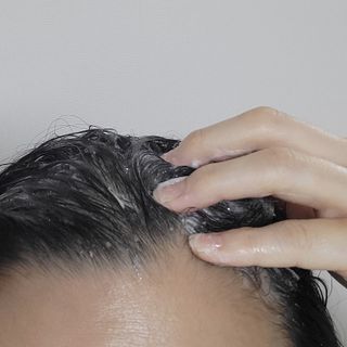 딸로 맥주효모 두피스케일러 / 각질&노폐물 타파 두피 딥-클렌징 — 5점을 준 리뷰어가 2023년 7월 올린 사용 사진