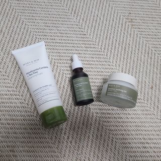 마리엔메이 센서티브 수딩 젤 크림 + 어성초 티트리 추출물 세럼 + 어성초 티트리 모공 클렌징 폼 — 5점을 준 리뷰어가 2021년 8월 올린 사용 사진