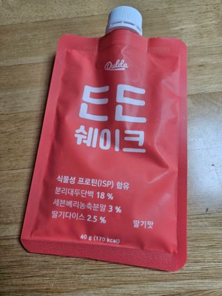 [덜다] 든든 식물성 단백질 쉐이크 40g X 7입 (곡물/딸기) — 5점을 준 리뷰어가 2023년 8월 올린 사용 사진
