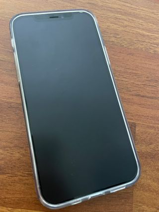 아클리브 Eco 항균 항바이러스 액정 보호필름(iPhone) — 5점을 준 리뷰어가 2022년 8월 올린 사용 사진