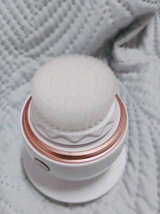 디하우트 랩 디하우트랩 클렌징 피부관리기 진동클렌저 실리콘+2종 인조모 브러시 — 5점을 준 리뷰어가 2021년 11월 올린 사용 사진
