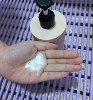 프리마인 더이상 뻣뻣하고 효과없는 탈모샴푸는 NO. 근본부터 케어하는 셀베이스 그린티샴푸(500ml) — 5점을 준 리뷰어가 2023년 1월 올린 사용 사진