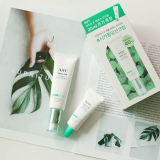 [AHC] 세이프온 에센스 선크림 올리브영 스페셜 증정 기획세트 — 5점을 준 리뷰어가 2022년 6월 올린 사용 사진