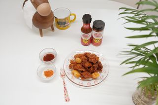 [서울시스터즈] 김치시즈닝 국내 최초 뿌려먹는 김치파우더 100g 1개+ 신제품 고추장 핫소스 185g 1개 — 4점을 준 리뷰어가 2021년 9월 올린 사용 사진