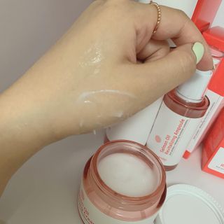 아이앤립 / EYENLIP 아이앤립 연어오일 리바이탈라이징 토너+앰플+크림 3종 세트 — 5점을 준 리뷰어가 2021년 6월 올린 사용 사진