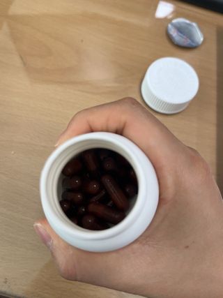프리마인 홍삼의 강력한 에너지, 이제는 흡수율을 높인 최첨단 캡슐로 간편하게 초고속 충전하세요. — 4.5점을 준 리뷰어가 2022년 9월 올린 사용 사진
