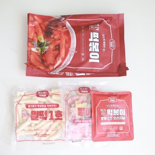 빨간키트 떡볶이 밀키트 2~3인분 매운맛 국물 떡볶이 만들기 쉬운 황금 레시피 분말 소스로 간편한 요리 — 5점을 준 리뷰어가 2021년 8월 올린 사용 사진