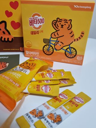 광동생활건강 [광동] 비타500데일리스틱  ★빼빼로데이★ 30포+70포+ 뚱랑이스티커+빼빼로+쇼핑백 — 5점을 준 리뷰어가 2022년 11월 올린 사용 사진