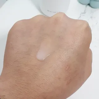 리더스코스메틱 리더스 카밍 바이오틱스 에센스 워터 — 5점을 준 리뷰어가 2022년 1월 올린 사용 사진