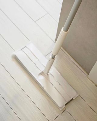 3M 스카치브라이트 재활용 PET 정전기청소포 대형 30매 (막대걸레 증정) — 5점을 준 리뷰어가 2023년 5월 올린 사용 사진