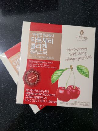 자연에온 가득담은 몽모랑시 타트체리 콜라겐 젤리스틱 — 5점을 준 리뷰어가 2021년 1월 올린 사용 사진