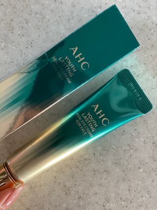 [NEW 탄력유턴 아이크림] AHC 유스 래스팅 리얼 아이크림 포 페이스 — 5점을 준 리뷰어가 2021년 3월 올린 사용 사진