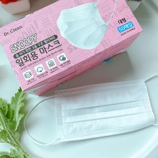JHWORLD 스누피 마스크 정품 스누피 닥터클린 국내 아동용 성인용 3중 MB필터 일회용 덴탈마스크 50매 — 5점을 준 리뷰어가 2021년 9월 올린 사용 사진
