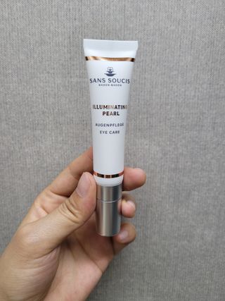 산수시 일루미네이팅 펄 영양 다크서클 스틱 아이 크림 케어 15ml — 5점을 준 리뷰어가 2021년 6월 올린 사용 사진