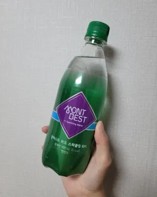 몽베스트 Montbest with Sparkling water Plain 20병 — 5점을 준 리뷰어가 2022년 6월 올린 사용 사진