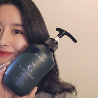 르핸스 퍼포밍 5 샴푸 비반트 포렛/베티버 포그 — 4점을 준 리뷰어가 2023년 1월 올린 사용 사진