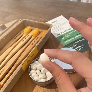 [닥터노아] 마루 대나무 칫솔 콤팩트 & 고체 치약 — 5점을 준 리뷰어가 2022년 7월 올린 사용 사진