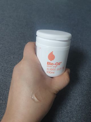바이오오일 [바이오-오일] 드라이 스킨 젤 100ml — 5점을 준 리뷰어가 2022년 2월 올린 사용 사진