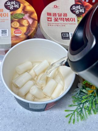 프리 [요리궁리] 타입 B (매콤,치즈,매콤까르보) 꽃떡볶이 6개입 세트 — 4점을 준 리뷰어가 2025년 2월 올린 사용 사진
