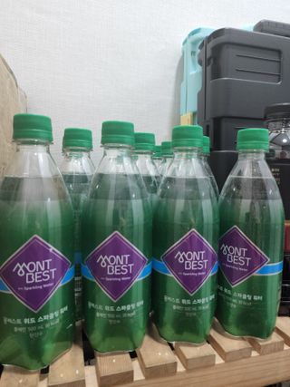 몽베스트 Montbest with Sparkling water Plain 20병 — 5점을 준 리뷰어가 2022년 7월 올린 사용 사진