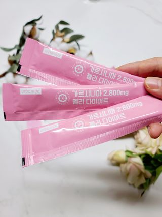 주식회사 얼굴반쪽 [얼굴반쪽 가르시니아 2,800mg] x 14포 1주 젤리 다이어트 보조제 체지방감소 — 4점을 준 리뷰어가 2021년 10월 올린 사용 사진