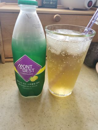 몽베스트 Montbest with Sparkling water Lemon OR Lime 20병(랜덤) — 5점을 준 리뷰어가 2022년 5월 올린 사용 사진