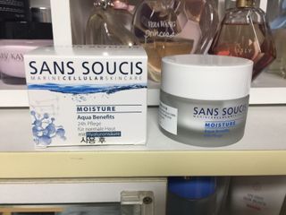 산수시 아쿠아 베네핏 24h 수부지 물광 속건조 수분크림 50ml — 4.5점을 준 리뷰어가 2021년 7월 올린 사용 사진