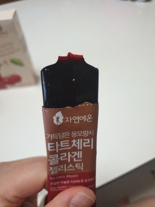 자연에온 가득담은 몽모랑시 타트체리 콜라겐 젤리스틱 — 5점을 준 리뷰어가 2021년 1월 올린 사용 사진