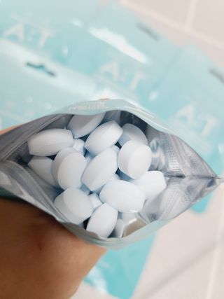 입 냄새 완화에 도움을 주는 에티켓 캔디 앳캔디 스트롱민트 — 5점을 준 리뷰어가 2021년 1월 올린 사용 사진