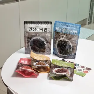 하나마이 [마마쿡] 전 청와대 천상현 셰프의 밑반찬  5종세트(소고기 장조림+연근조림+진미채+간장김자반+새우김자반) — 5점을 준 리뷰어가 2023년 4월 올린 사용 사진