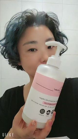 디어 유산균 앤 콜라겐 샴푸 — 5점을 준 리뷰어가 2021년 2월 올린 사용 사진