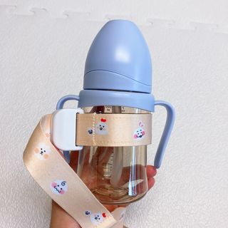 유비맘 젖병 빨대컵 다용도 홀더 1+1 _ 컬러 랜덤 발송 — 5점을 준 리뷰어가 2020년 12월 올린 사용 사진