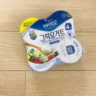 매일바이오 그릭요거트 오리지널 플레인 4개, 로스터리 커피믹스 4개 — 5점을 준 리뷰어가 2021년 12월 올린 사용 사진
