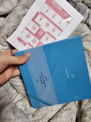 리훈 2023년 하고싶은말다이어리 (세로/정사각 중 택 1, 베이지/블루 중 택 1) — 5점을 준 리뷰어가 2023년 2월 올린 사용 사진