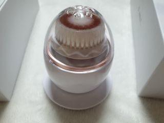 디하우트 랩 디하우트랩 클렌징 피부관리기 진동클렌저 실리콘+2종 인조모 브러시 — 5점을 준 리뷰어가 2021년 11월 올린 사용 사진