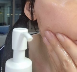 스킨큐어 산다화 순한 클렌징 동백 오일 200ml — 5점을 준 리뷰어가 2023년 4월 올린 사용 사진