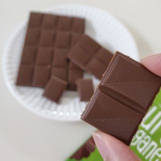 당류2g 자일리톨로 단맛을낸 슈카 퓨어비건 무설탕초콜릿 Xucker vegan 2개입 — 3점을 준 리뷰어가 2021년 4월 올린 사용 사진