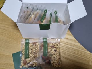 [그래한끼] 무설탕/저당 시리얼타입 수제그래놀라 (40gX10개) — 1점을 준 리뷰어가 2022년 8월 올린 사용 사진