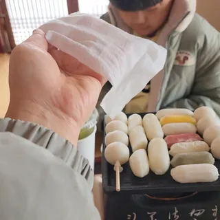 마미요 대용량 플레인 아기물티슈 베이직 캡형 100매 * 10개 — 5점을 준 리뷰어가 2022년 12월 올린 사용 사진