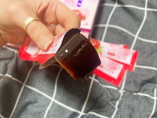 헬스업_쁘띠쁘띠석류콜라겐젤리_20g x 14포 — 4점을 준 리뷰어가 2021년 2월 올린 사용 사진