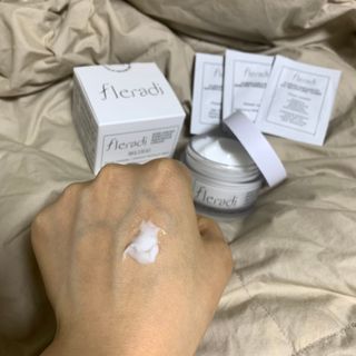 플레라디 에델바이스 인리치드 머랭 크림 — 4점을 준 리뷰어가 2021년 7월 올린 사용 사진