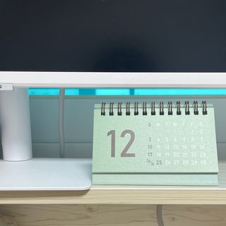 리훈 2024년달력 언더모니터 미니 탁상달력 — 5점을 준 리뷰어가 2023년 10월 올린 사용 사진
