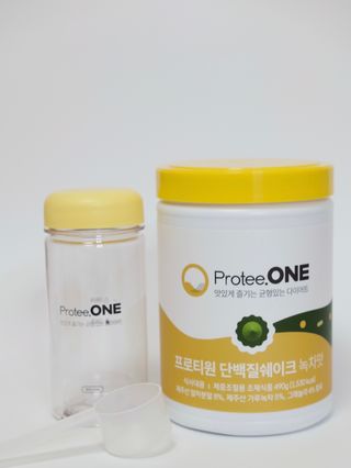 프로티원 단백질쉐이크 녹차맛 2주분 1통+보틀 — 5점을 준 리뷰어가 2021년 8월 올린 사용 사진