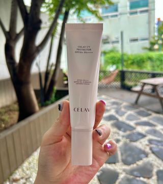 프리마인 선크림만 바꿨을 뿐인데 매일 물 2L챙겨먹고 기초케어 완벽하게 한 물빛피부 완성,셀라브UV프로텍터 — 5점을 준 리뷰어가 2023년 8월 올린 사용 사진