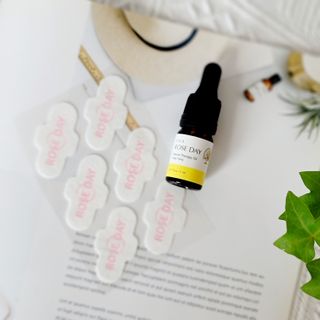라라로즈데이 시즌2 천연 아로마오일 Y존 케어 속옷향수 이너퍼퓸 5ml  여성의 자존감을 UP시키자 — 5점을 준 리뷰어가 2021년 9월 올린 사용 사진