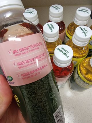 더그레잇티 콤부차 [매일유업] 더그레잇티 44kcal 콤부차 300ml *12개입 (오리지널 6개+베리리치 6개) — 5점을 준 리뷰어가 2023년 7월 올린 사용 사진