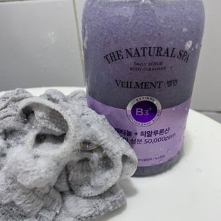 벨먼 내추럴스파 수분광채 스크럽 바디워시 600ml 5종 — 5점을 준 리뷰어가 2022년 5월 올린 사용 사진
